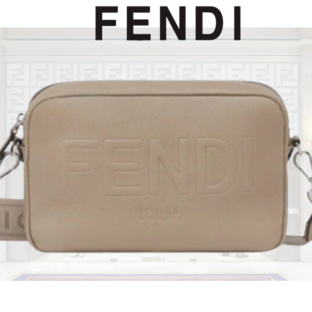 OUTLET【FENDI】BEIGE☆Fendi Roma ロゴ カメラケース