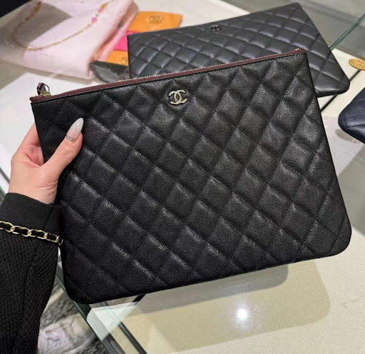 《用途色々♡》CHANEL クラシック ジップ ポーチ Black