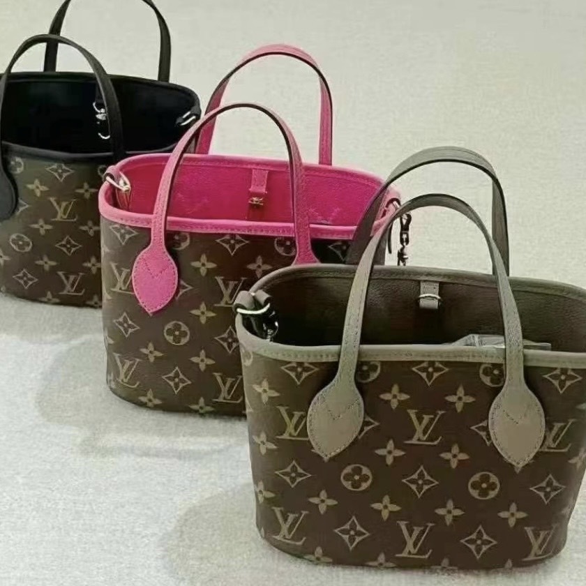 《コーディネート》Louis Vuitton ネヴァーフルBB