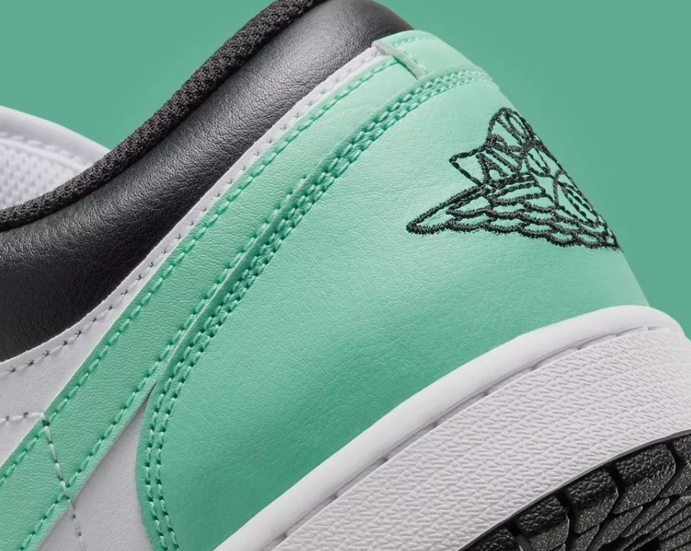 NIKE エアジョーダン Air Jordan 1 Low SE 人気ティールカラー♪ NIKE エアジョーダン Air Jordan 1 Low SE 人気ティールカラー