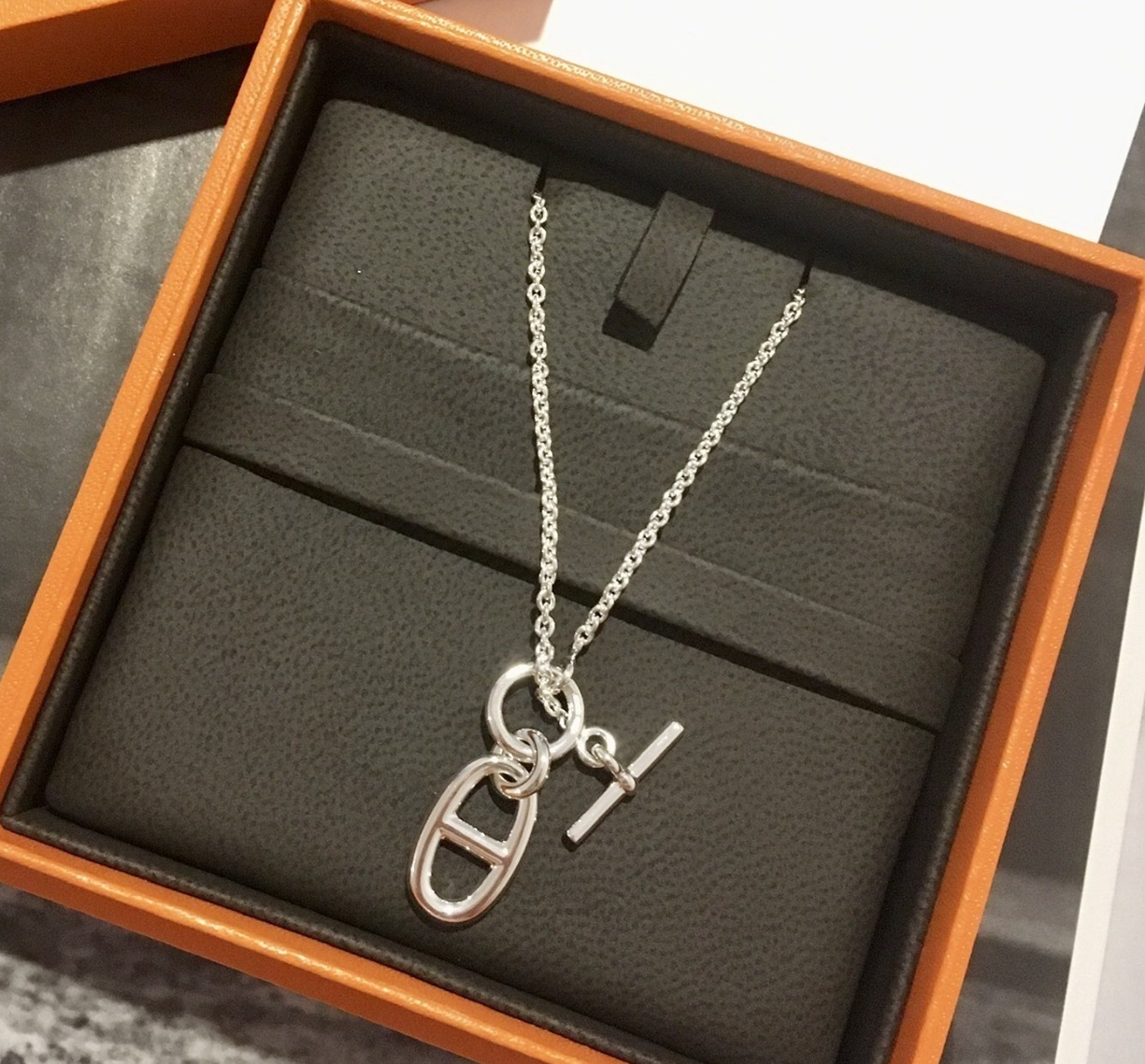 【ドレスアップコーデ完成♡】DIOR パール 蝶チョーカー ドレスアップコーデ完成♡】DIOR パール 蝶チョーカー