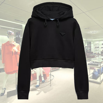 PRADA パーカー クロップド プルオーバー フーディー 三角プレート クロップド PRADA(プラダ) パーカー・フーディ(レディース