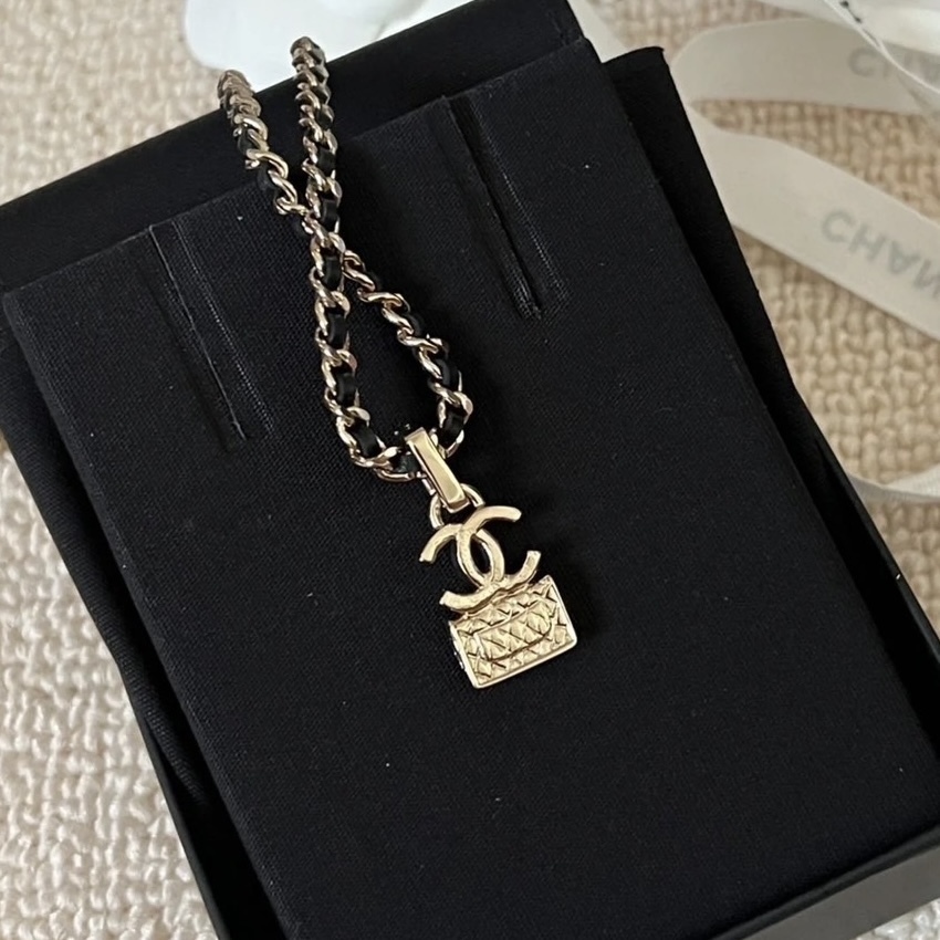 【シンプルエレガント♪】CHANEL CCロゴ ネックレス シンプルなCCロゴ♡エレガント】CHANEL ネックレス