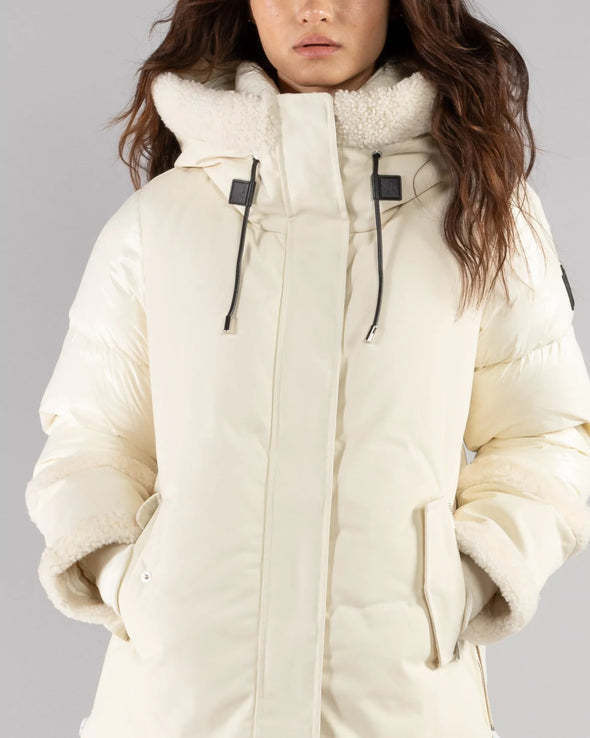 MACKAGE CYRAH アークティックツイル ダウンジャケット Evoluxxy Mackage Cyrah Arctic Twill Down Jacket With