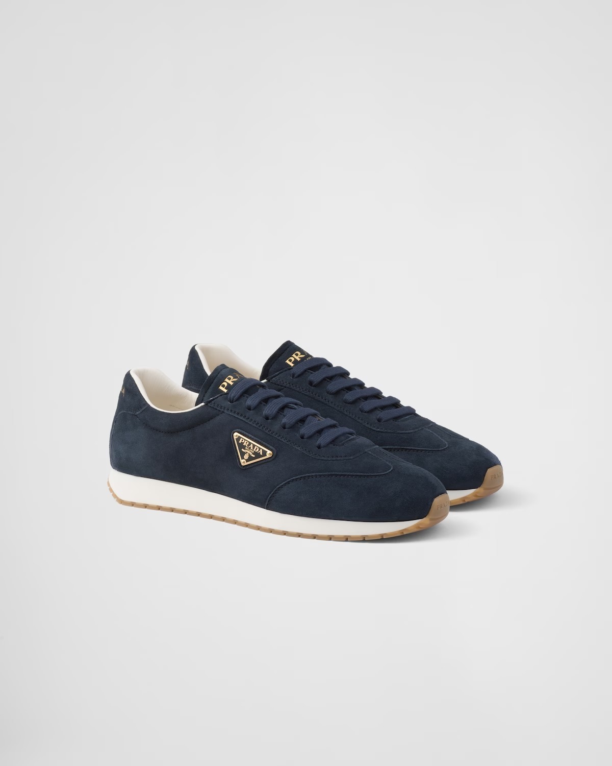 《送料無料》 PRADA Suede sneakers