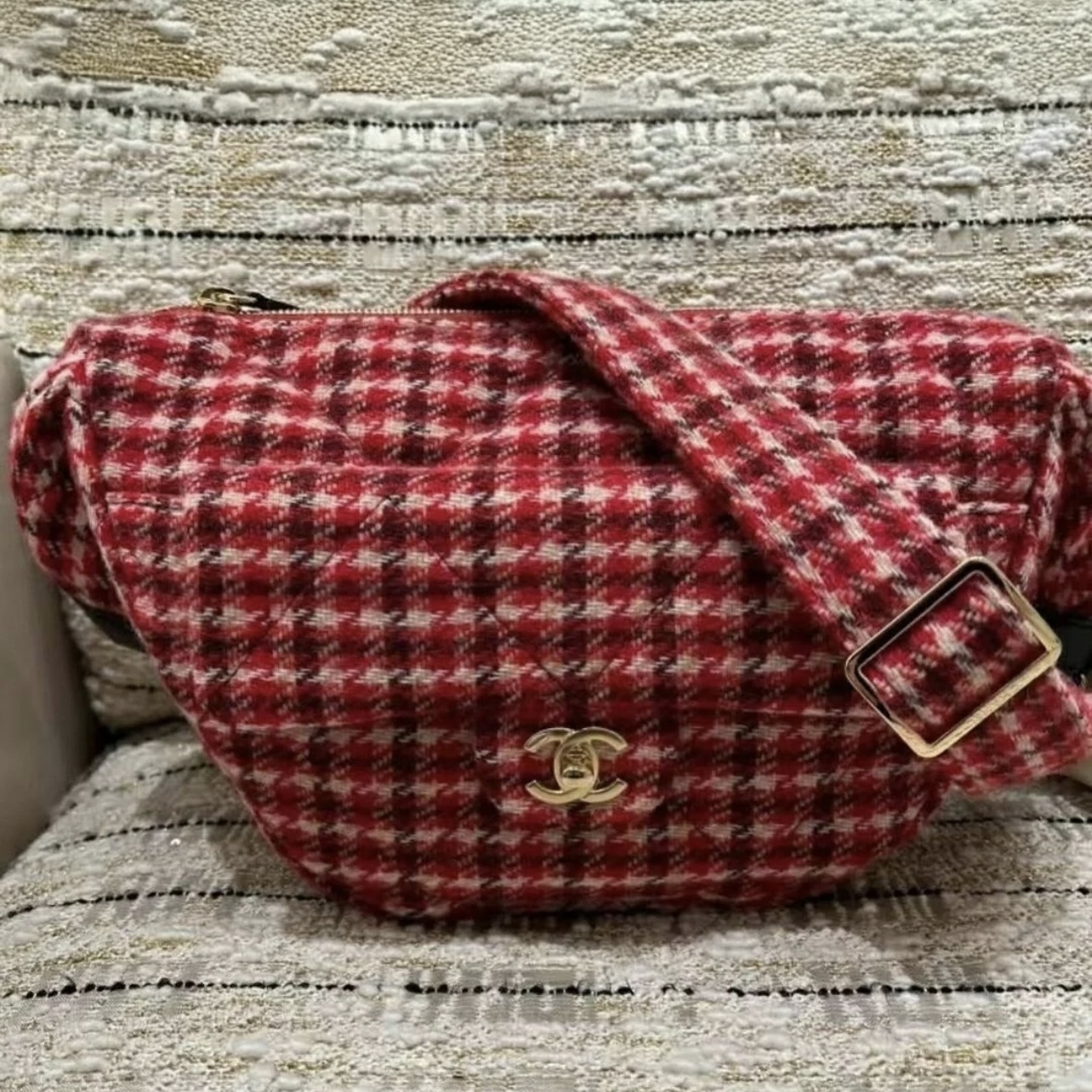 【ツイードが可愛い♪】CHANEL ラージ ホーボー バッグ 調節可能