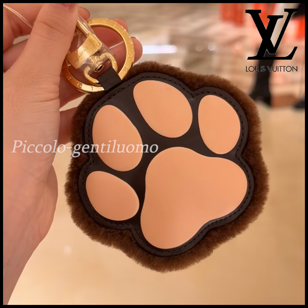 【可愛い肉球デザイン♪】ルイヴィトン★キーホルダーLV パウ