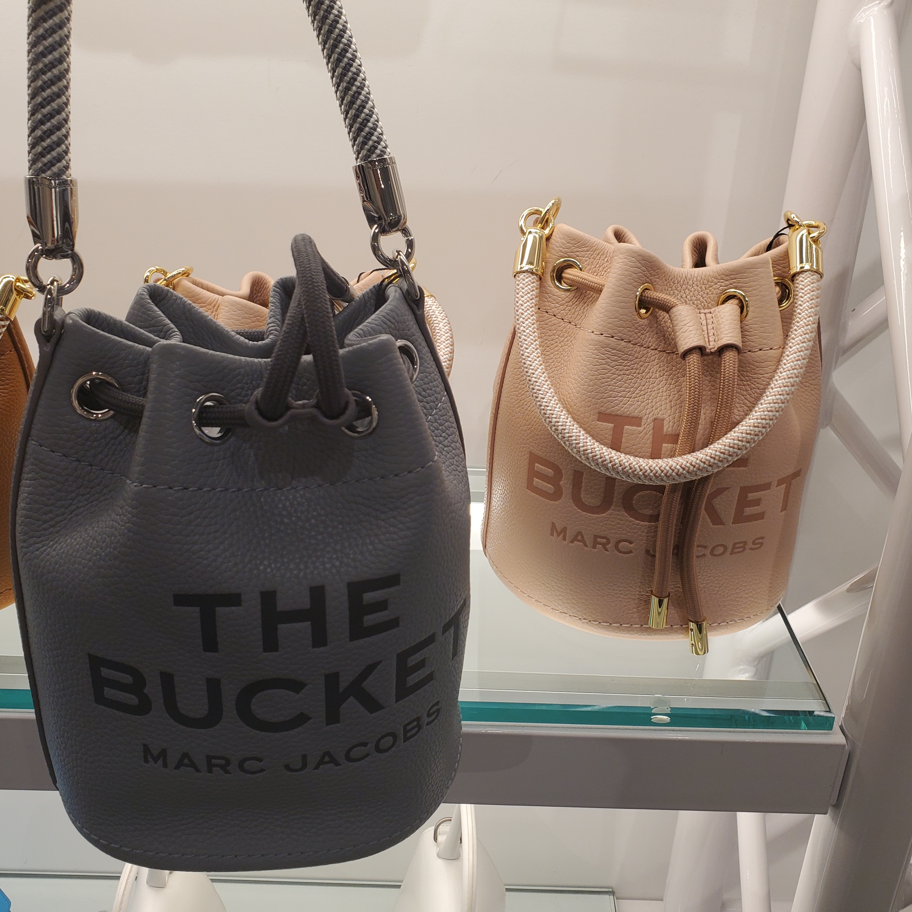 THE LEATHER BUCKET BAG/ザ レザー バケット バッグ ショルダー