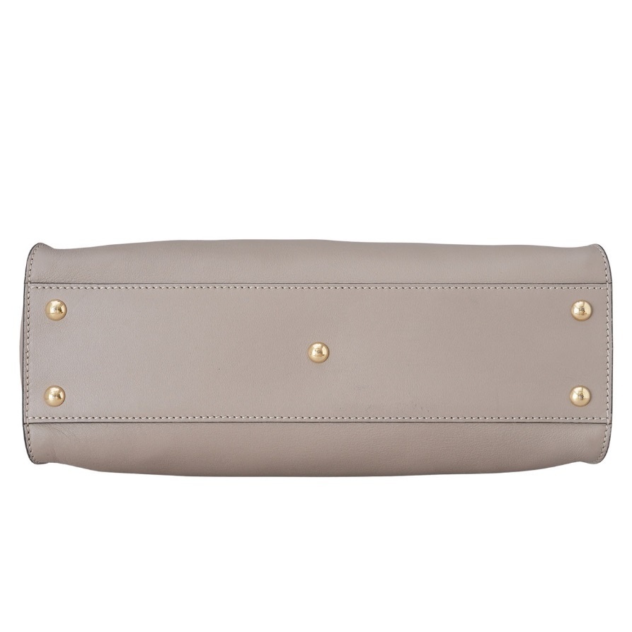 《FENDI》ピーカブー ミディアム ＆ ストラップ 中古