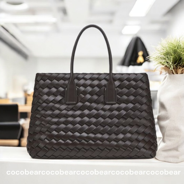 ☆セール☆BOTTEGA VENETA☆snap イントレチャート レザートート