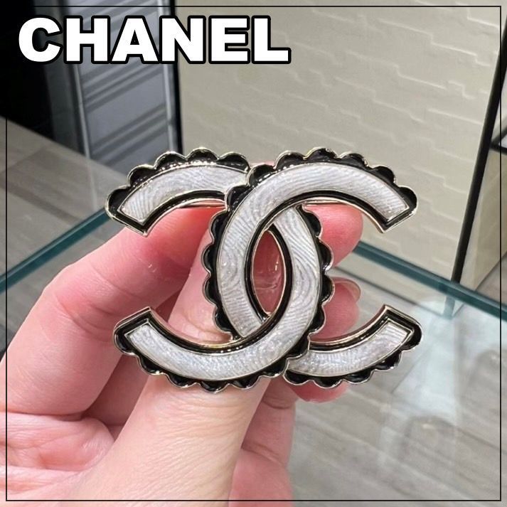 CHANEL 24B《フリルがキュート♪》CCブローチ