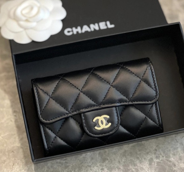 《プレミアムな日常を★》CHANEL カードホルダー ブラック