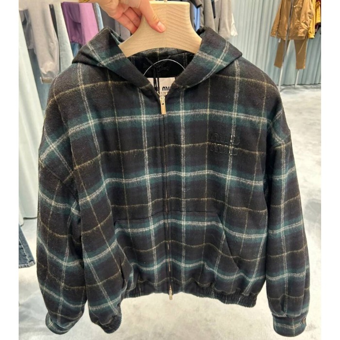 《洗練された逸品》【miumiu】チェックフード付きジャケット