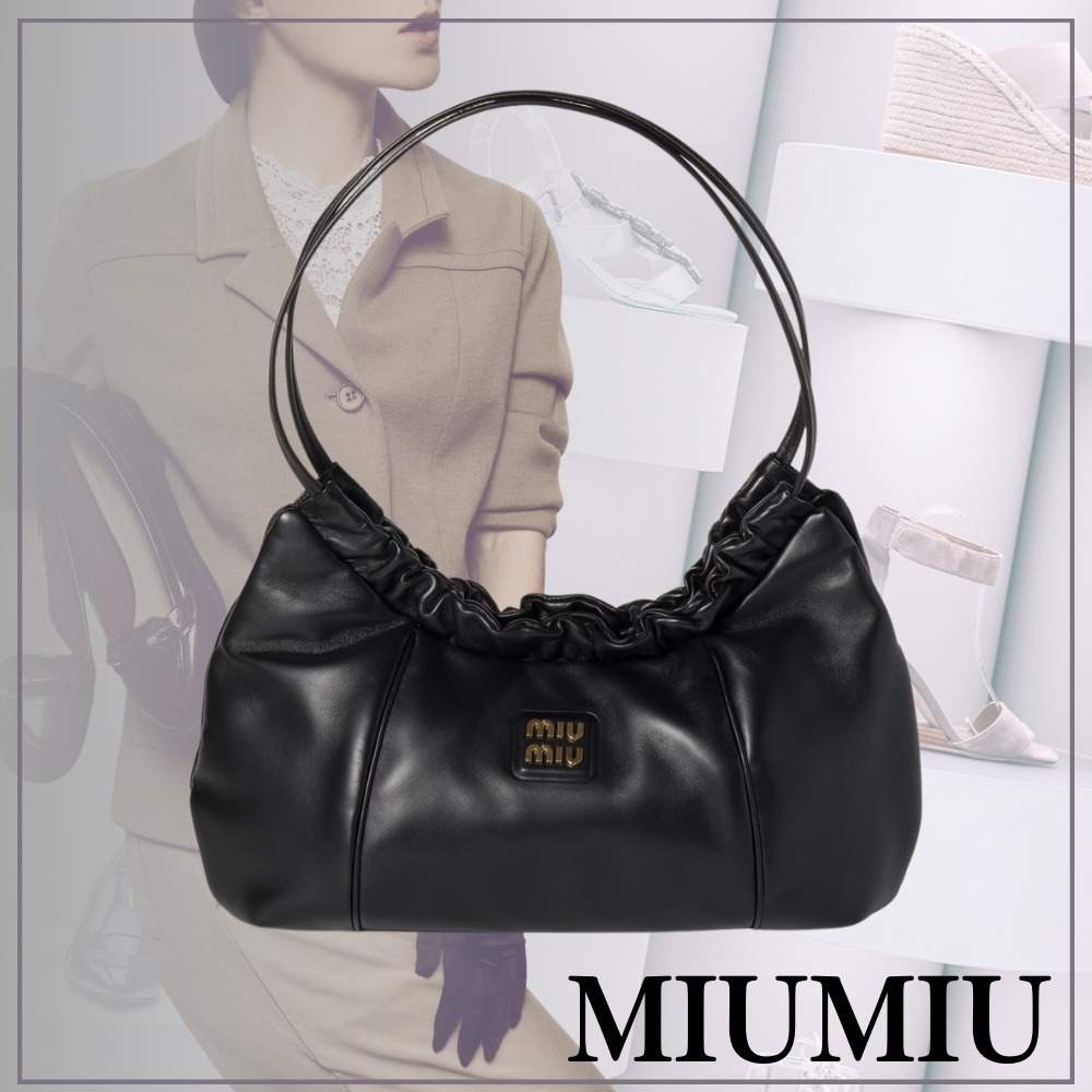 【シンプルなのに特別感！ 】MIUMIU ロゴ入りナッパレザーバッグ