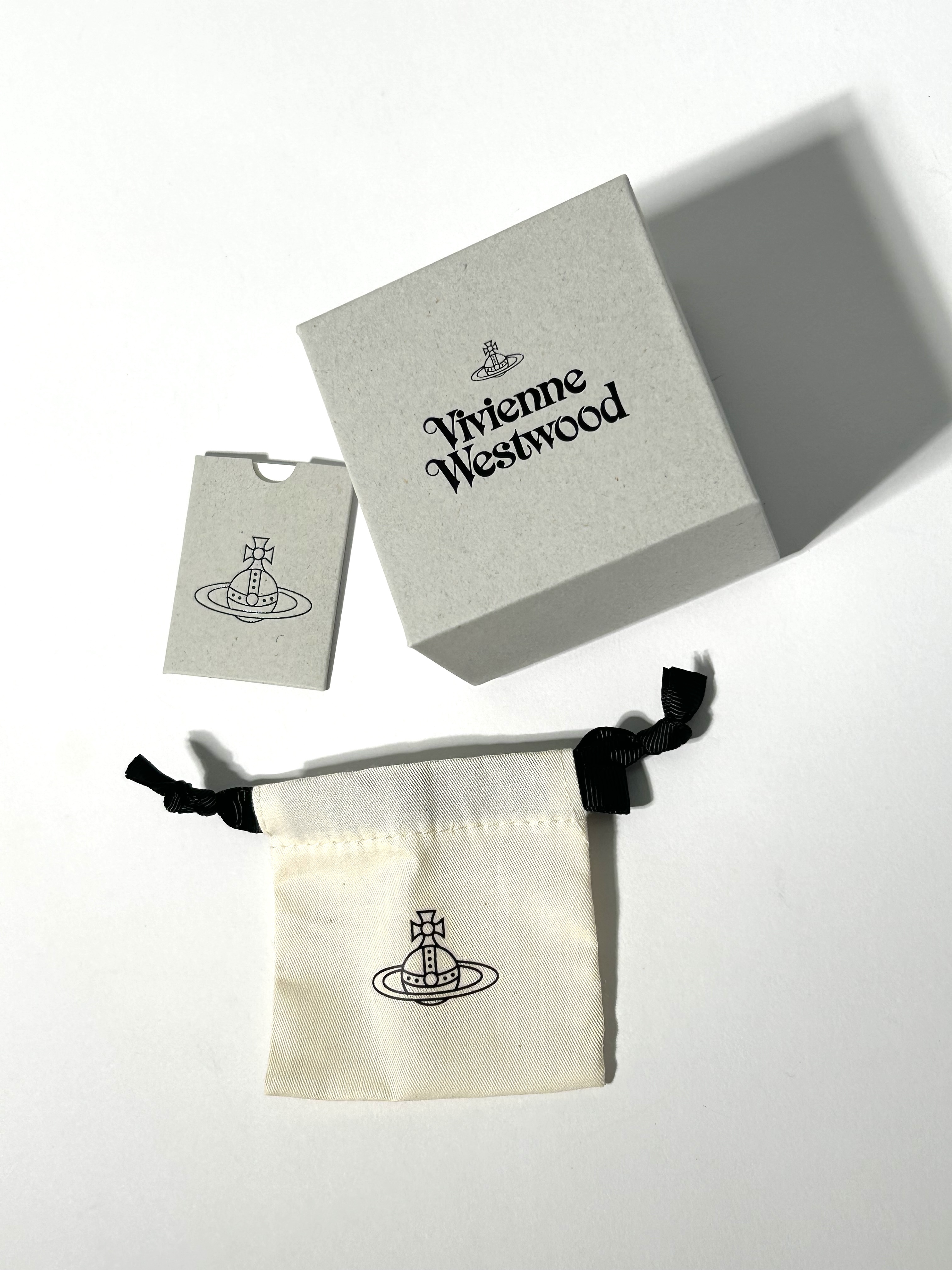 安心国内即発☆ VIVIENNE WESTWOOD ARIELLA アリエラ ピアス