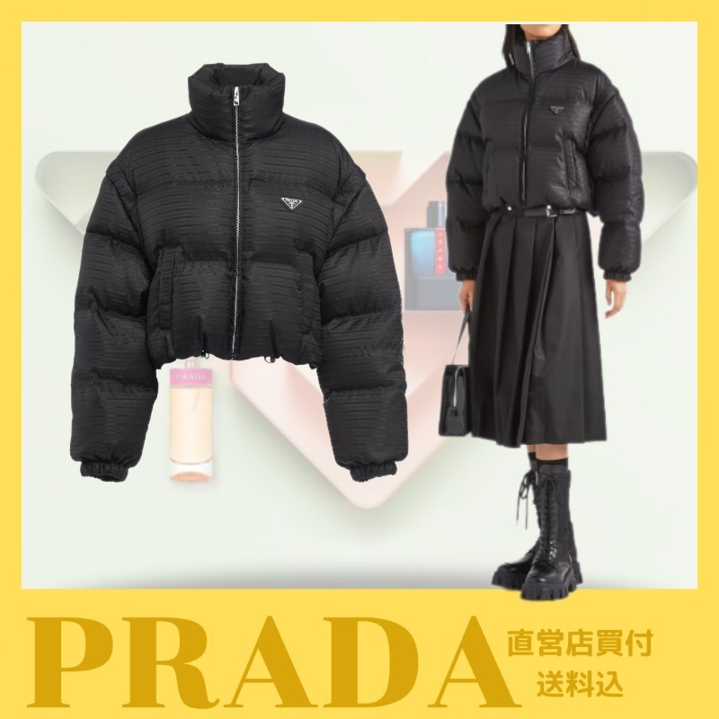 新作☆【PRADA】Re-Nylon製ショートフード付きダウンジャケット