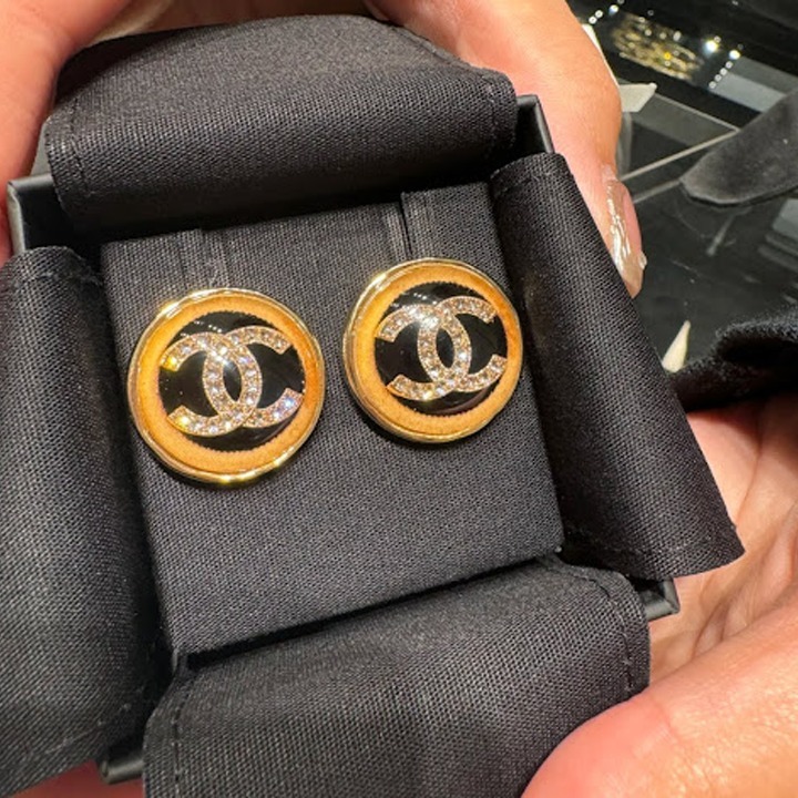 《シックで上品♡》CHANEL CCロゴ ピアス