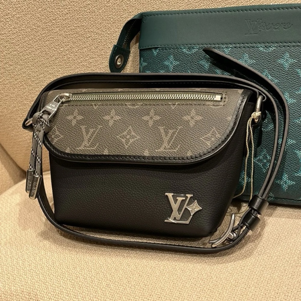シック☆快適【LOUIS VUITTON】パルス・ウェアラブル ウォレット