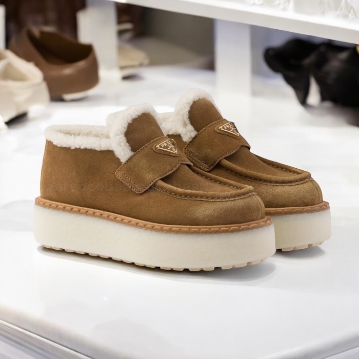 ☆PRADA☆プラダ スエードローファー