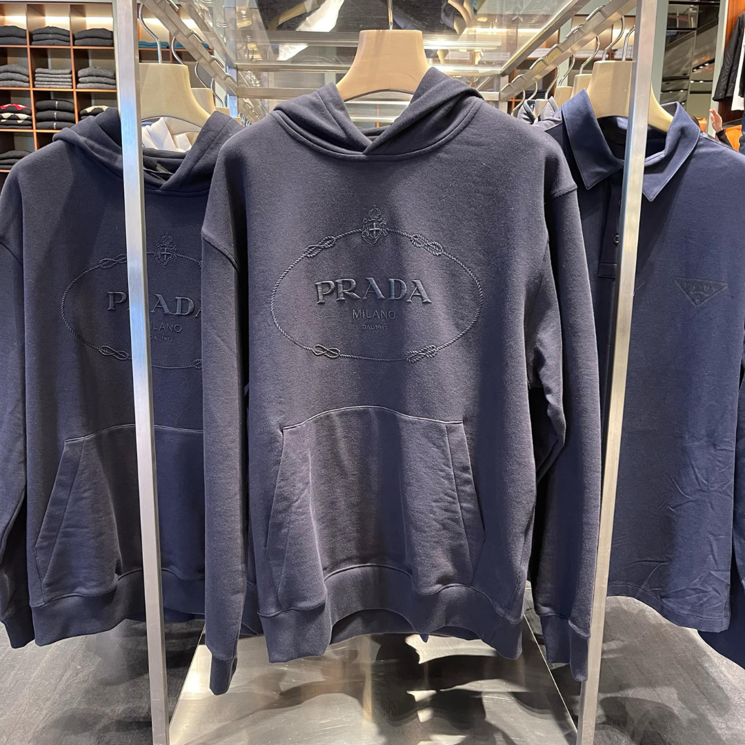 お買い得！！★PRADA / プラダ ★ フーディー UJL24B