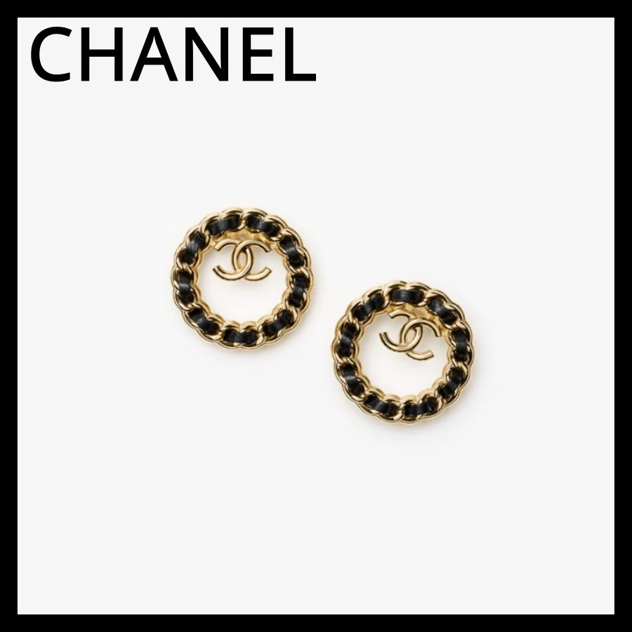 《コーデのアクセントに！》CHANEL ピアス ラムスキン