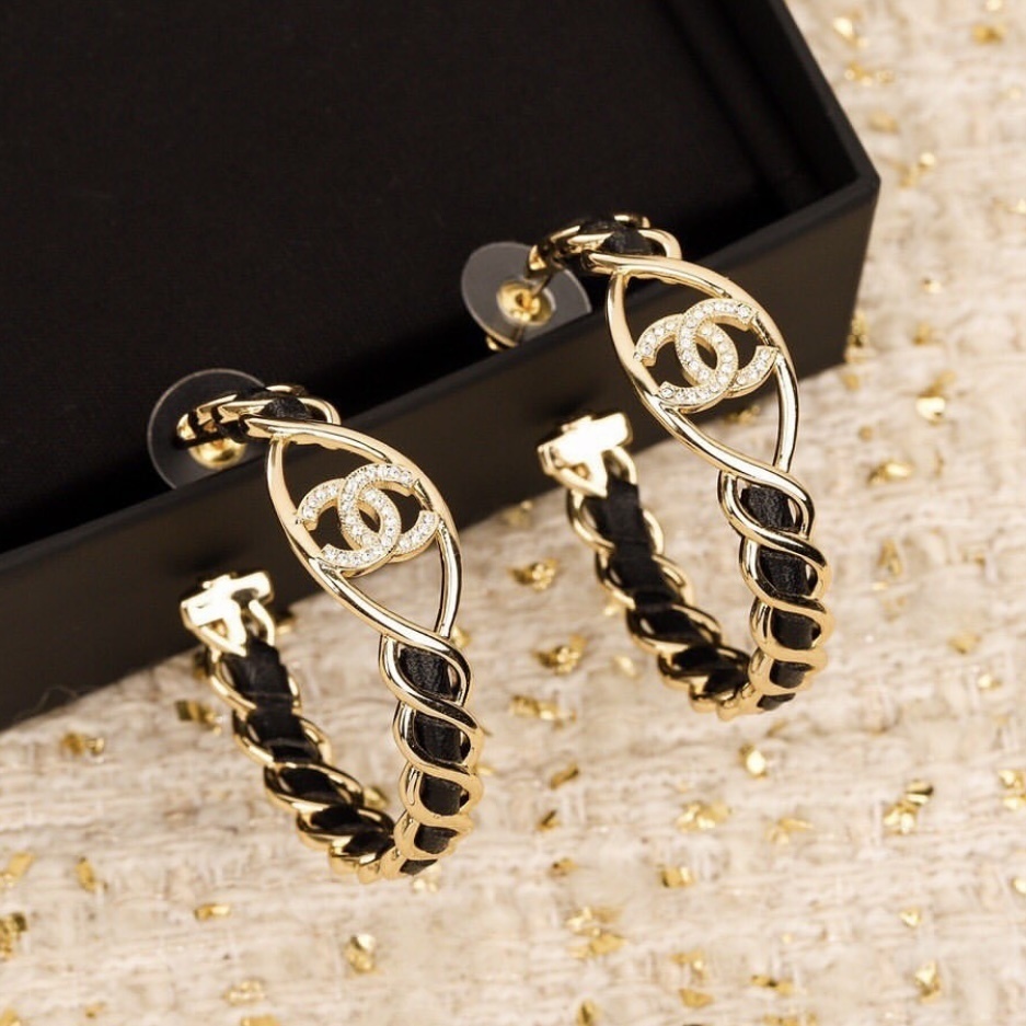 エレガント【CHANEL】レザーチェーンピアス  CCマーク