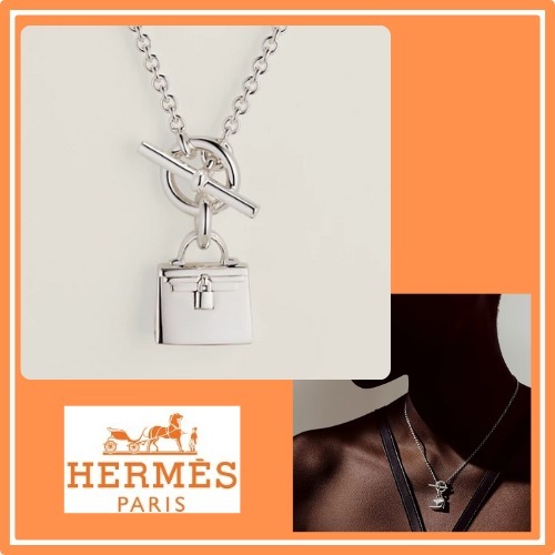 胸元にもケリー♪【HERMES】ネックレス ケリーアミュレット