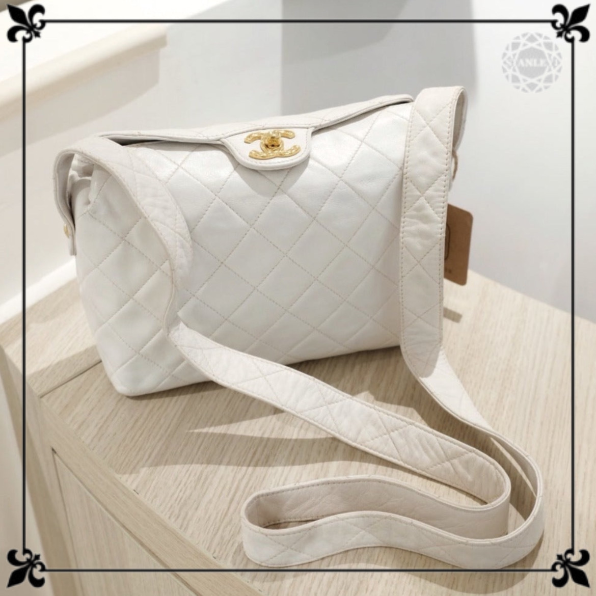 【CHANEL】vintage diamond logo post bag★ロゴ ポストバッグ