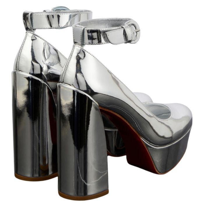 Christian Louboutin☆メタリック レザー ロゴ パンプス☆関税込
