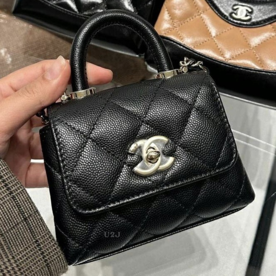 《上品な定番カラー！！》 CHANEL ココハンドル 11cm マイクロ