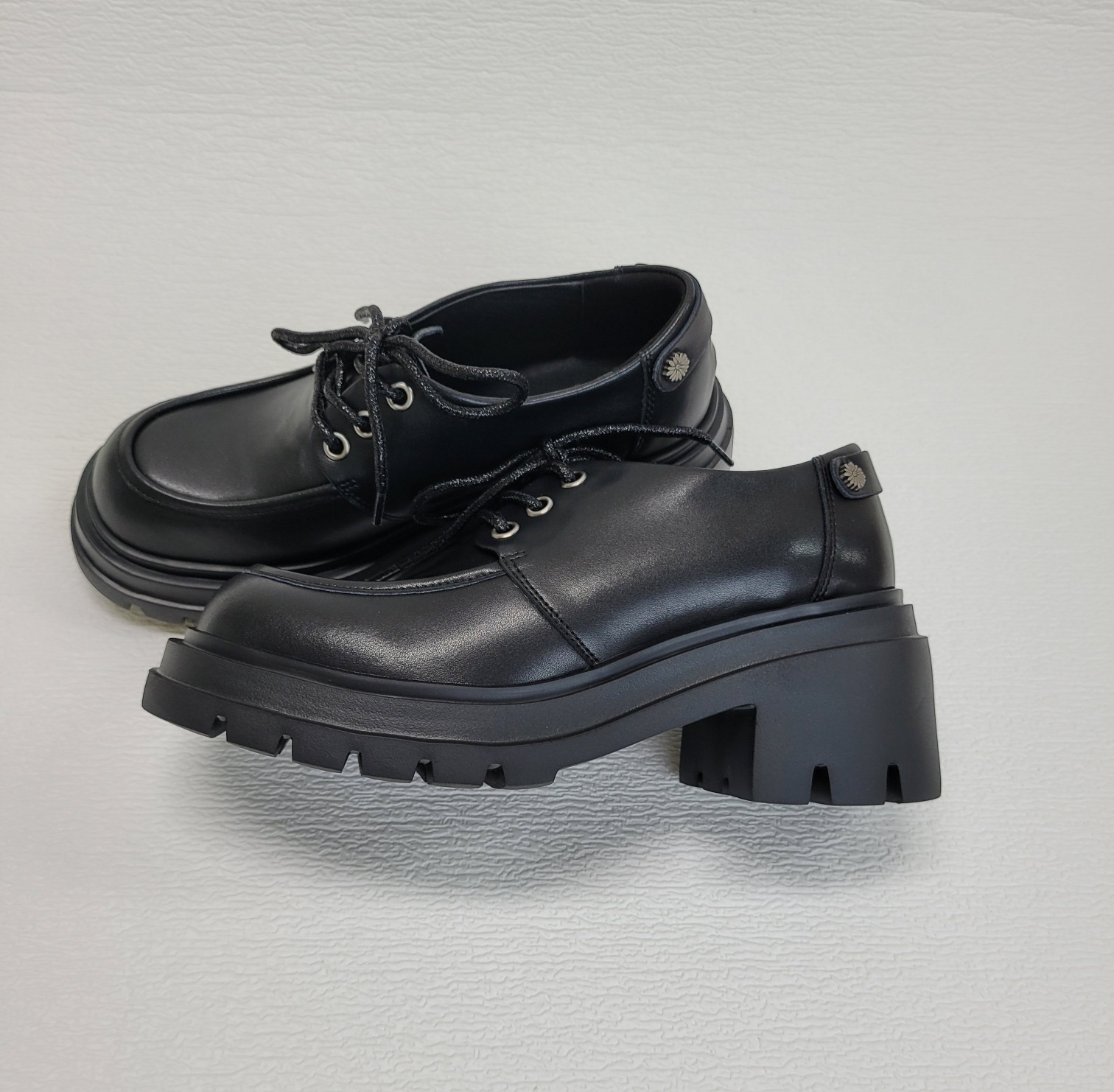 ●Mardi Mercredi●FLOWER RIVET LACE-UP LOAFERS_BLACK