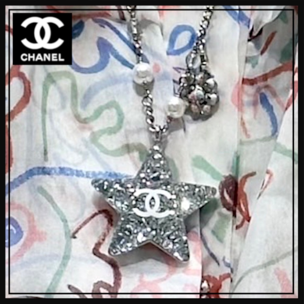 幸せのクローバー黒☆ 国内発 CHANEL 25P ピアス CCロゴ 四つ葉
