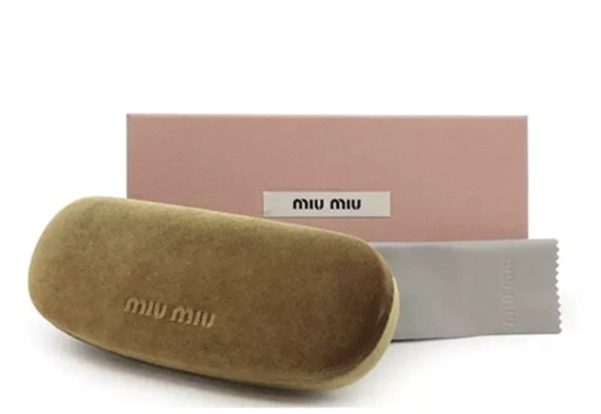 コーデのアクセントに オシャレ《Miu Miu》アイウェア