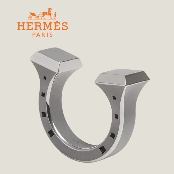 エルメルらしいデザイン♪【HERMES】ホースシューリング