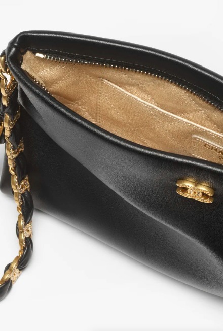 【エレガントスタイルを演出】 CHANEL チェーン クラッチバッグ エレガントスタイルを演出】 CHANEL チェーン クラッチバッグ