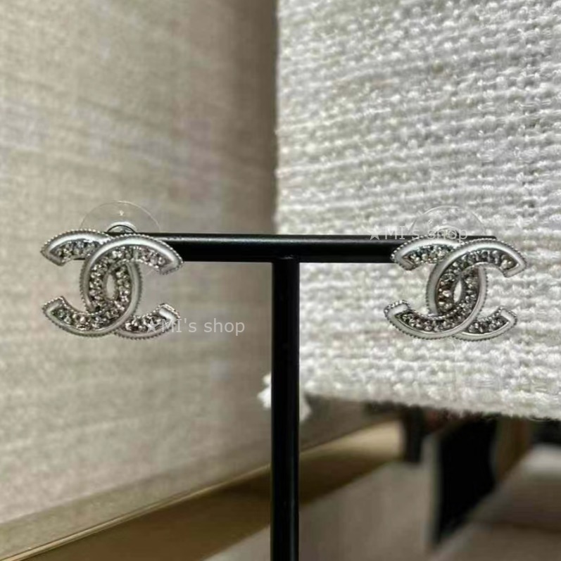 【耳元で煌めく♪】CHANEL ピアス ☆耳元煌めく☆ CHANEL ピアス