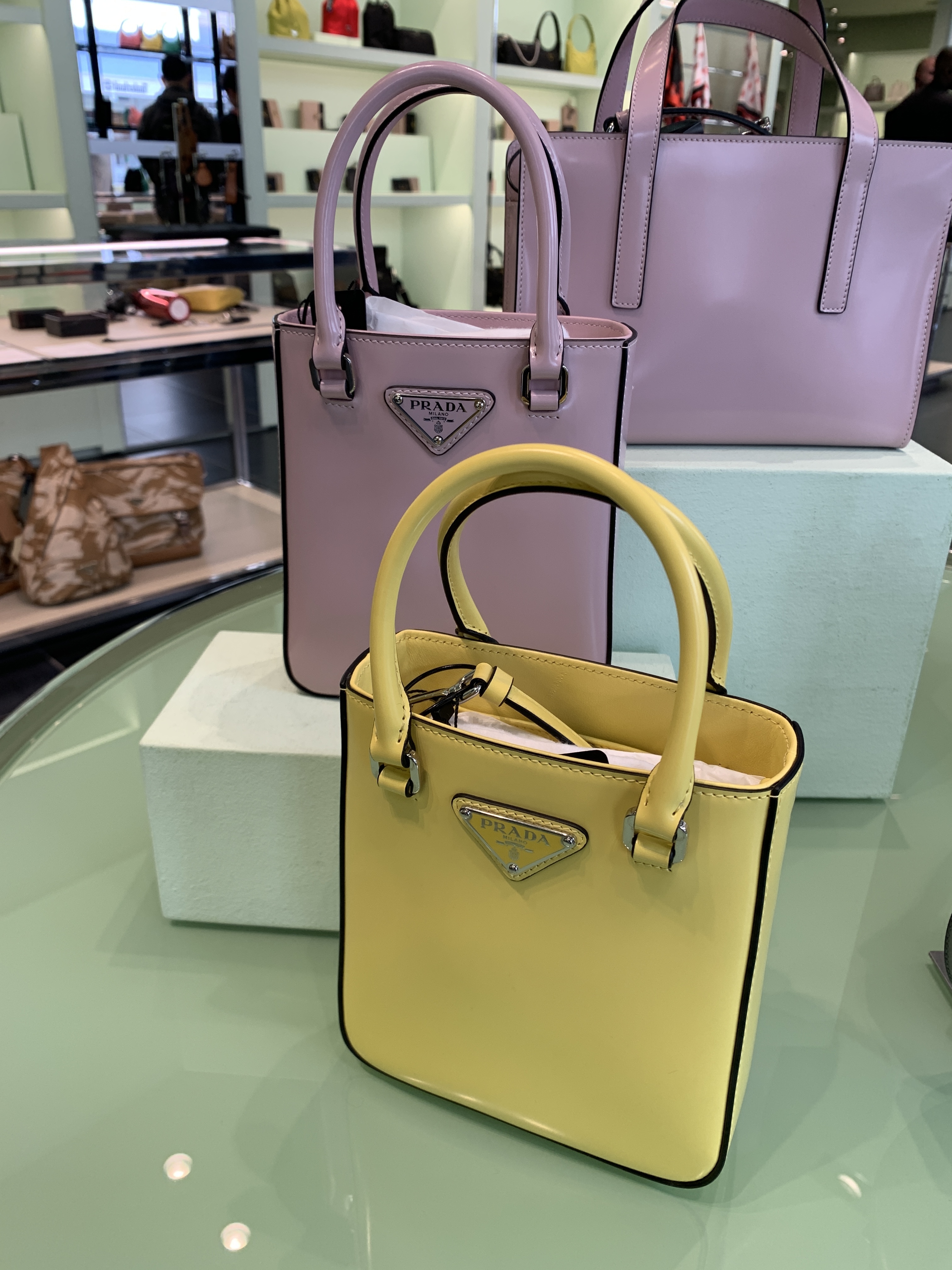 直営店買付★PRADA レザー トップハンドルバッグ PRADA ブラッシュド レザー トップハンドルバッグ 2WAY 1BA331