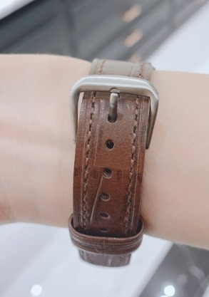 ★LLOYD★クロコパターンレザー Apple Watchベルト★38/40/41mm