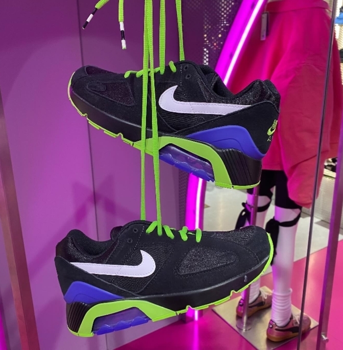 NIKE AIR 180 QS BLACK/WHITE-ACTION GREEN-P VIOLET 国内発送