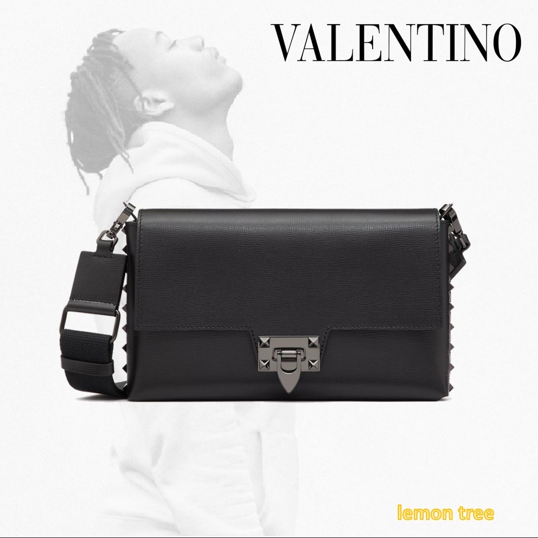 VALENTINO ロックスタッズ クロスボディバッグ