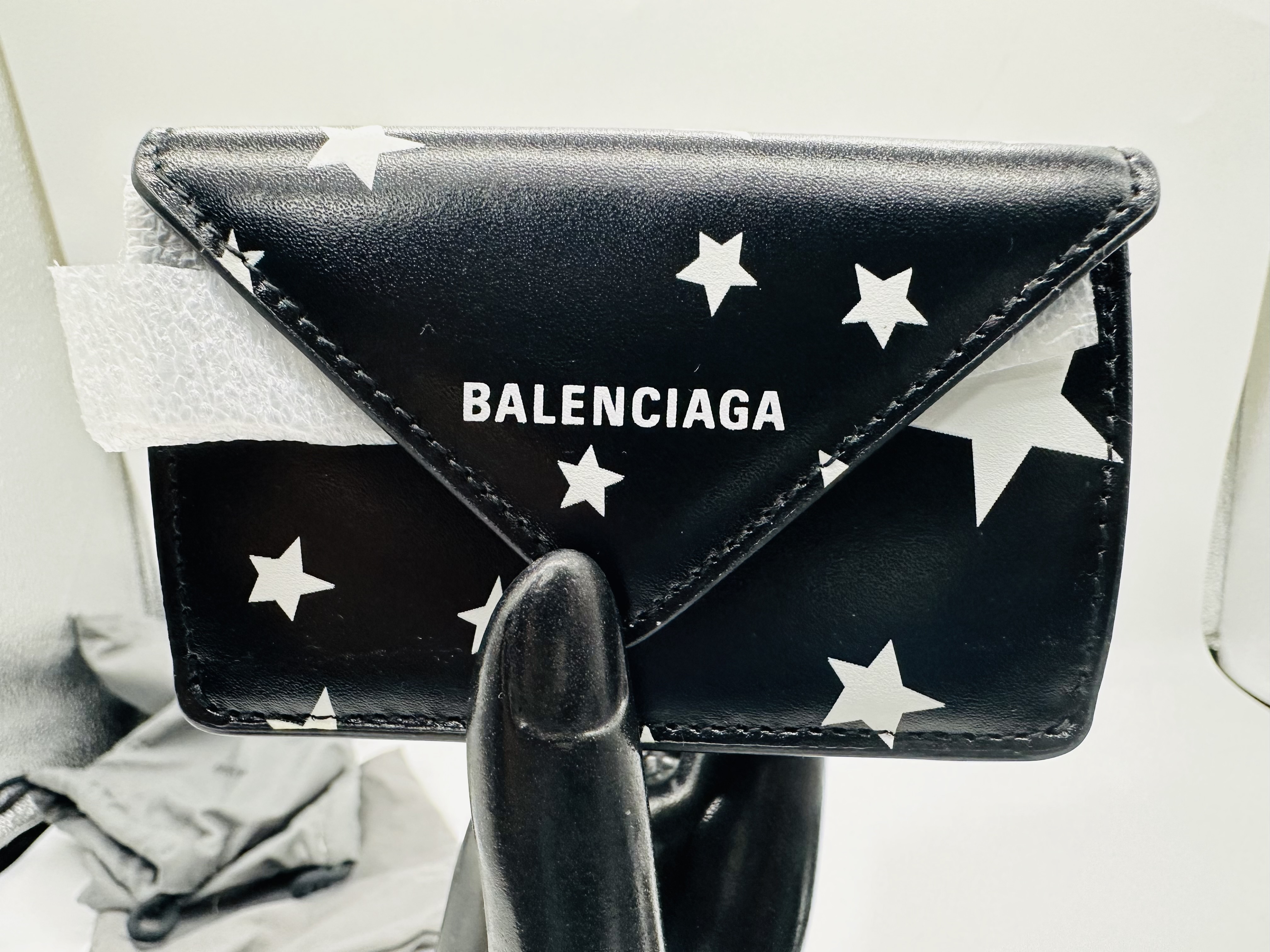 BALENCIAGA ミニ財布 国内発送 関税込 ペーパ- 星柄 黒色