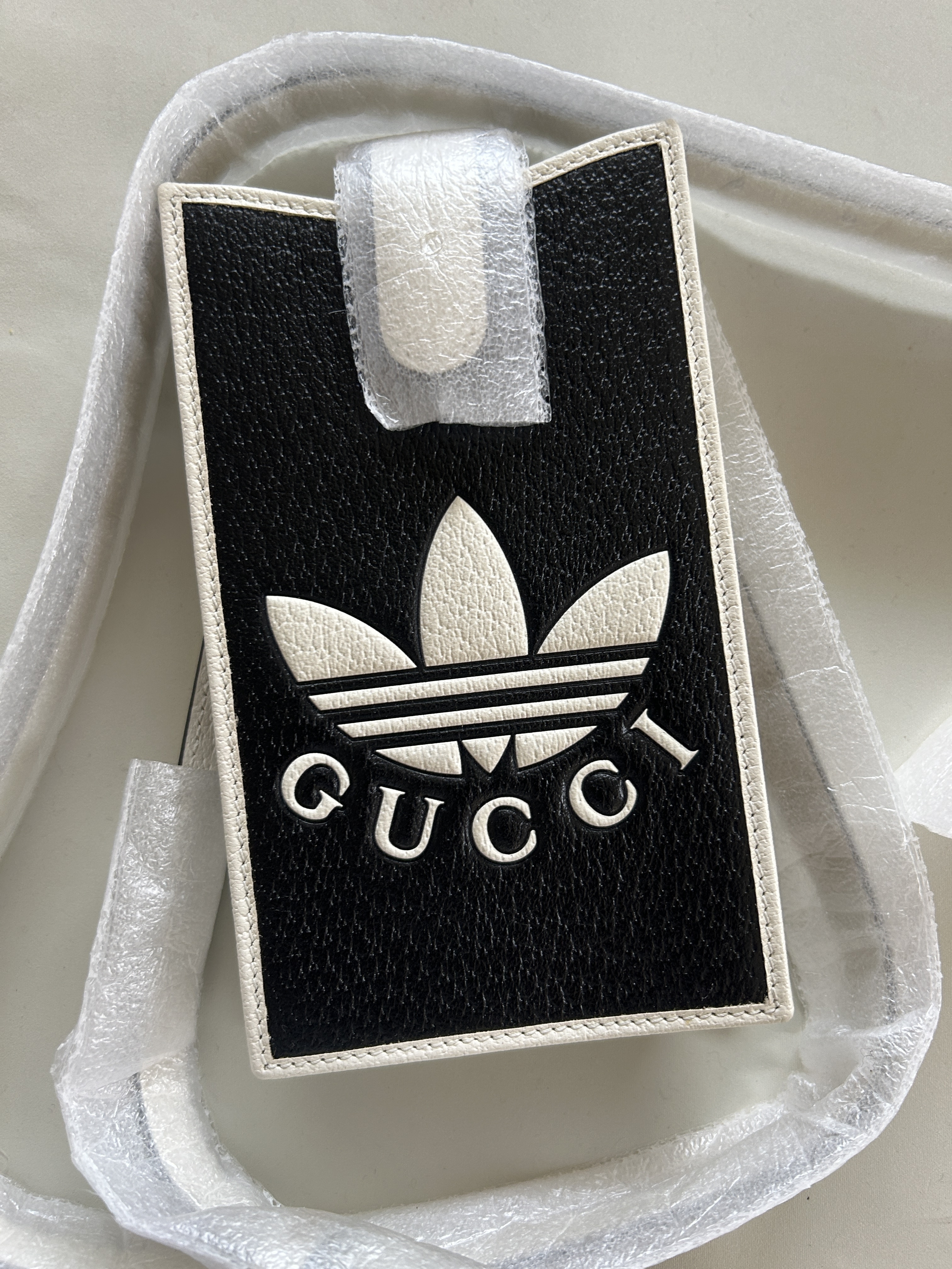 コラボ adidas × Gucci phone case ポシェット ショッパー付