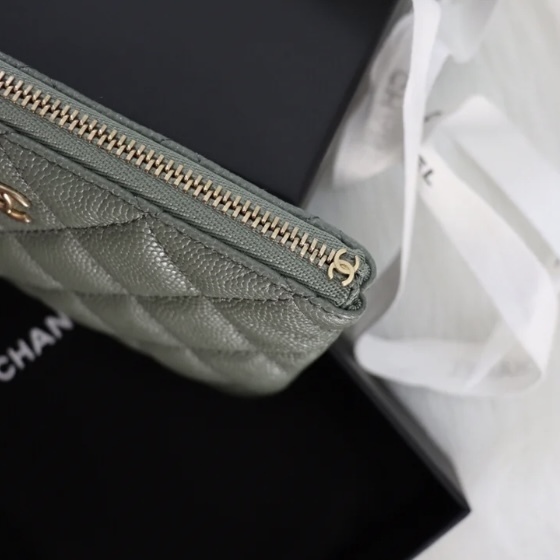 上品★使いやすい【CHANEL】クラシック スモール ジップ ポーチ CHANEL】クラシック スモール ジップ ポーチ ココマーク (CHANEL