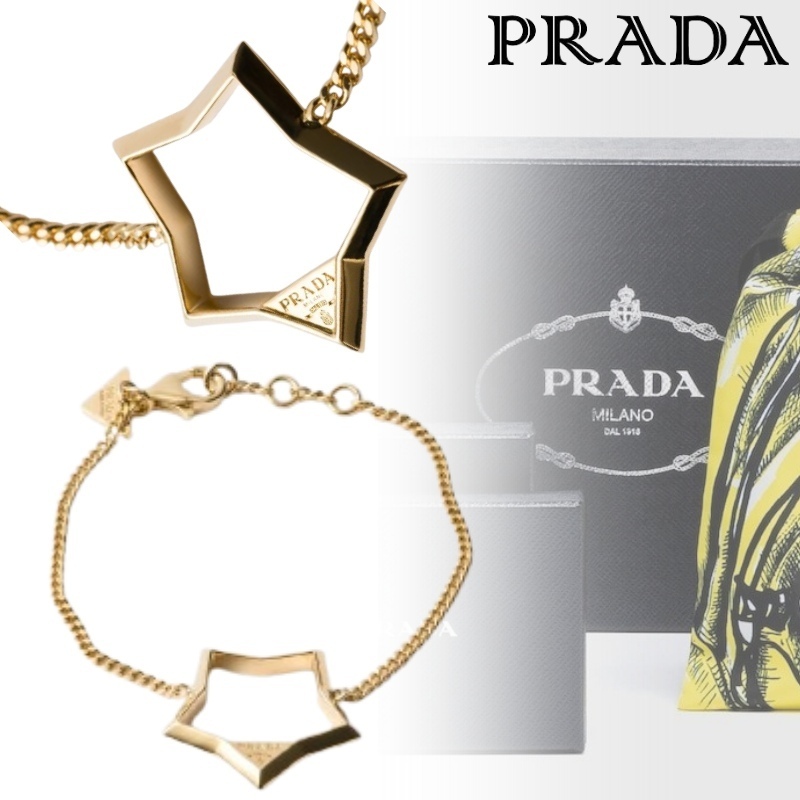 PRADA プラダ プレゼントにも♪ スター メタル ブレスレット