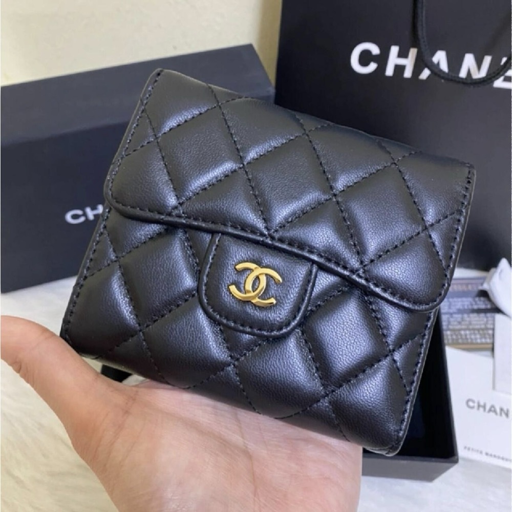 上品♡女性らしい【CHANEL】スモール フラップ ウォレット
