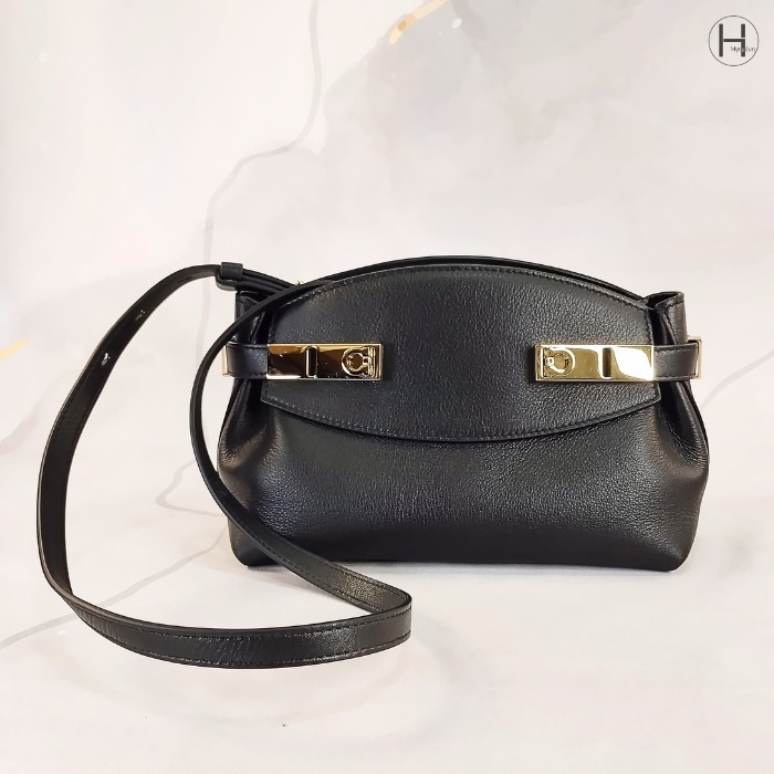 FERRAGAMO クロスボディバッグ・クラッチバッグ_hug
