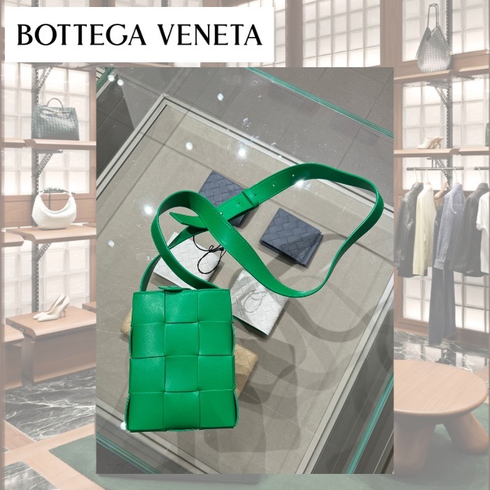 【関税込★BOTTEGA VENETA★】 カセット フォンポーチ