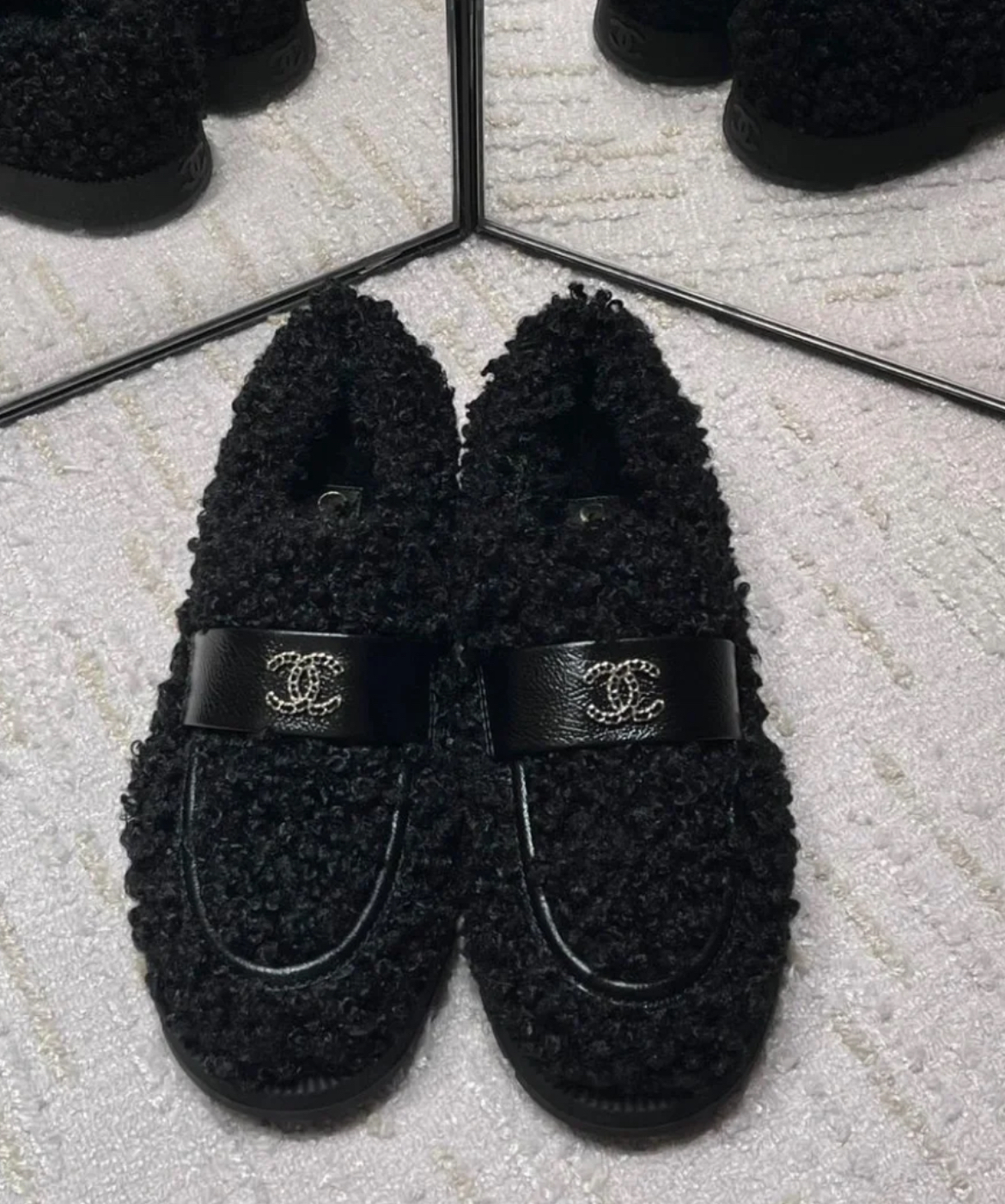 CHANEL《もこもこ感がかわいい》ボア ローファー ココネージュ