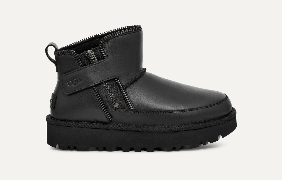 新作 UGG クラッシック Classic Mini Moto Boot