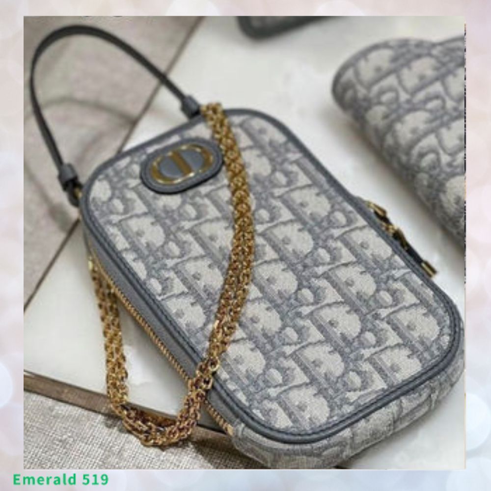 大人気！【Dior】30 Montaigne Call'in Dior フォンホルダー